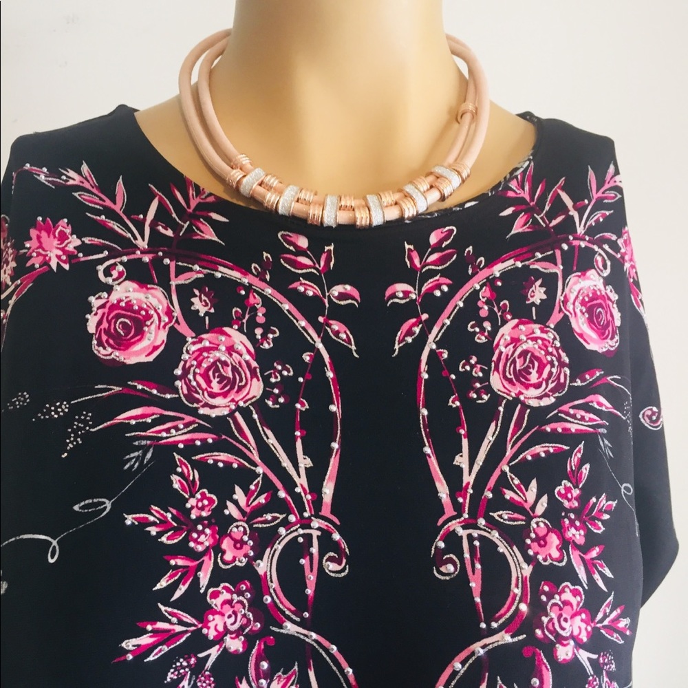 Lady’s blouse - Picture 5 of 8